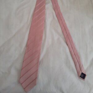Van Heusen Men dress formal tie pink 100% silk line pattern